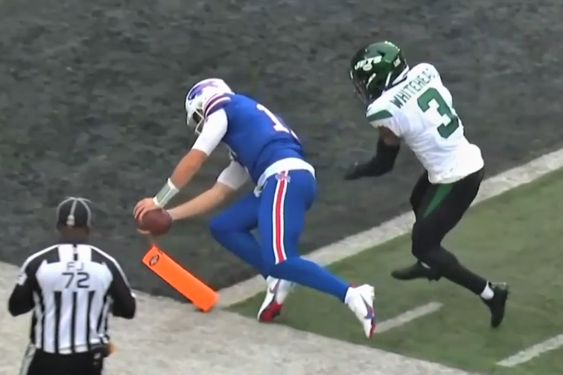 22 Week 9 BUF NYJ Allen flattens pylon (3)